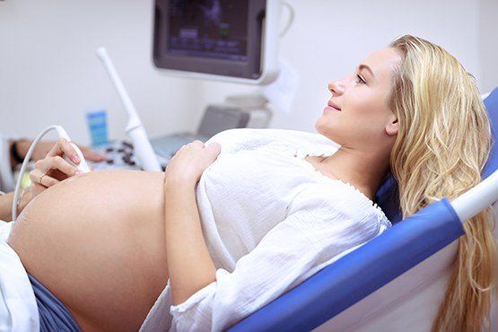 Foto de embarazada en la clínica